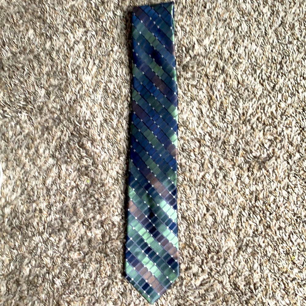 Kenneth Cole tie